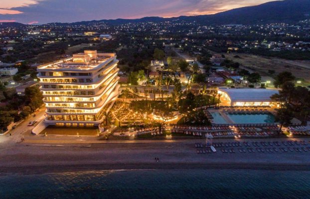 Isla Brown Corinthia