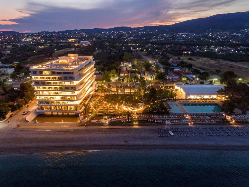 Isla Brown Corinthia